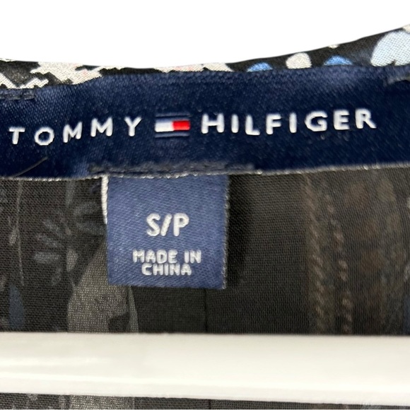 Tommy Hilfiger Patchwork Floral Print Top Women’s Size Small Preppy Office Wear - Picture 6 of 9